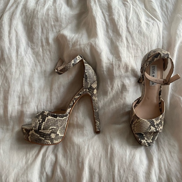 Steve Madden Snake Print Open Toe Platform Pumps - Picture 2 of 3